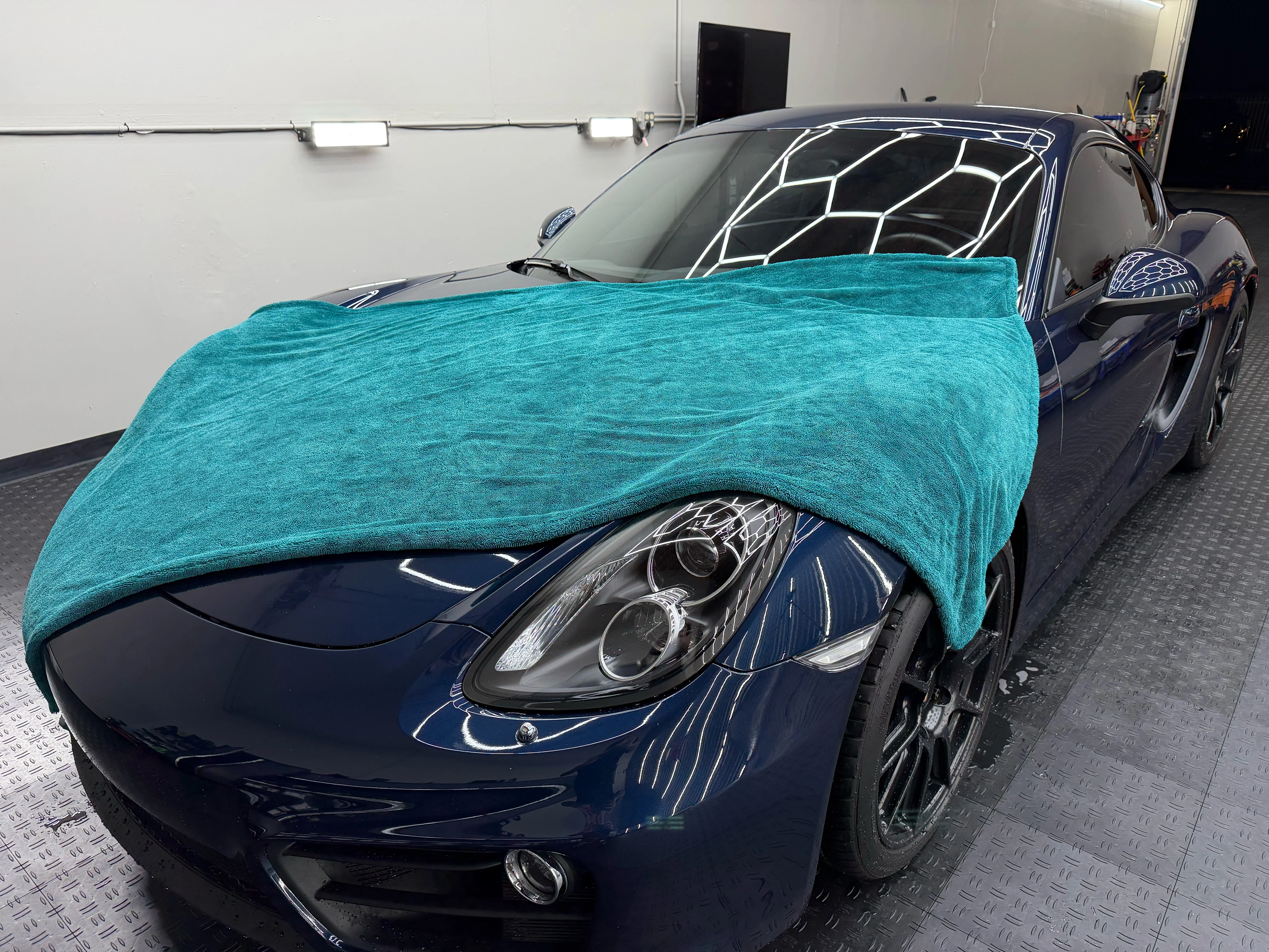 QUIVR Nazaré: The Massive Drying Towel - Image 5