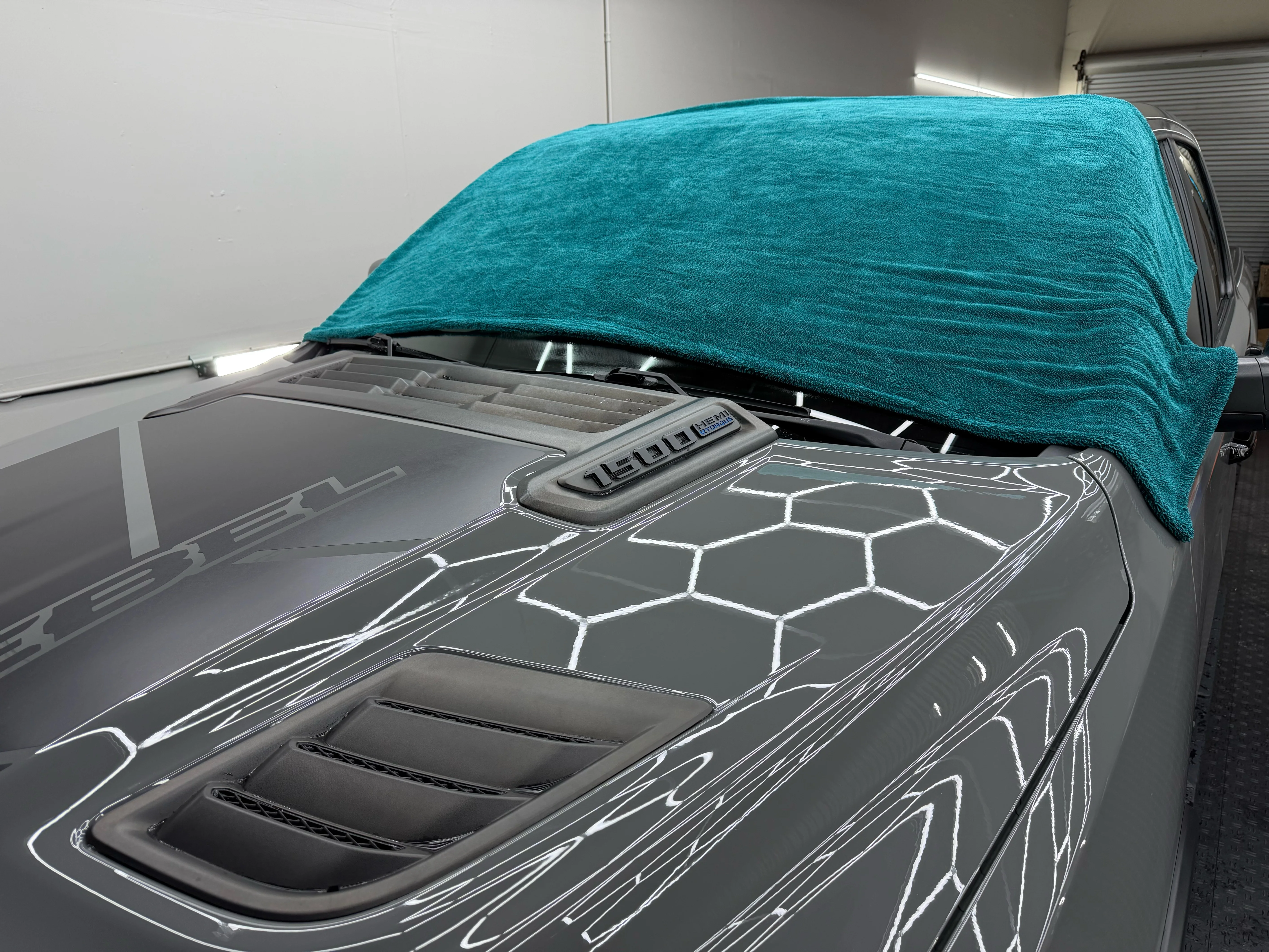 QUIVR Nazaré: The Massive Drying Towel - Image 6